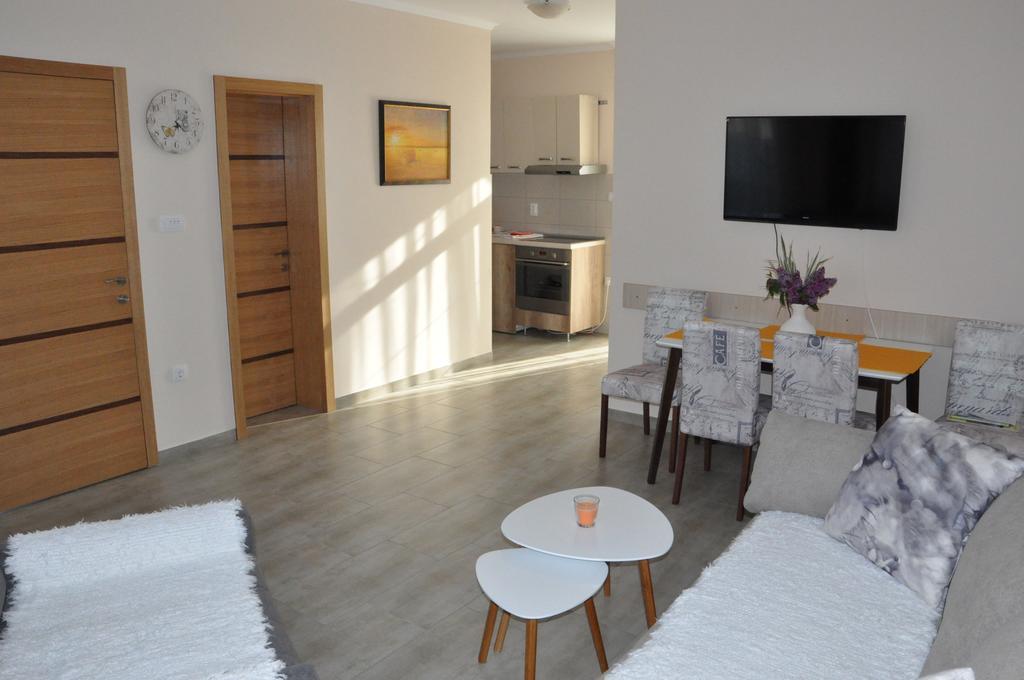 Aria Apartmani ヴルドニーク エクステリア 写真