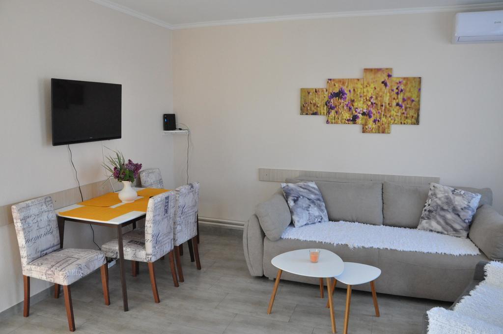 Aria Apartmani ヴルドニーク エクステリア 写真